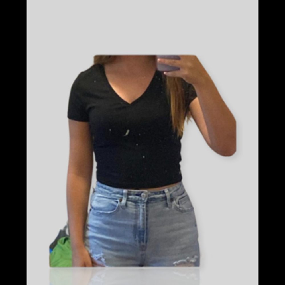 WOMENS' WILD FABLE V-NECK CROPPED SHIRT